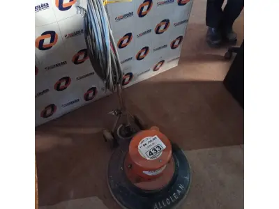 LOTE 433 - 01 ENCERADEIRA INDUSTRIAL MARCA ALLCLEAN. (NO ESTADO, LEILÃO NÃO TEM GARANTIA E NEM DEVOLUÇÃO, SUJEITO A POSSÍVEIS AVARIAS VISÍVEIS/OCULTAS E/OU AUSÊNCIA DE COMPONENTES).