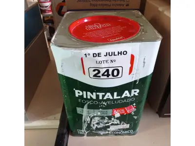 LOTE 240 - 01 LATA DE TINTA IQUINE PINTALAR FOSCO AVELUDADO INTERIORES NA COR BRANCO GELO 18L. (NO ESTADO, LEILÃO NÃO TEM GARANTIA E NEM DEVOLUÇÃO, SUJEITO A POSSÍVEIS AVARIAS VISÍVEIS/OCULTAS E/OU AUSÊNCIA DE COMPONENTES).