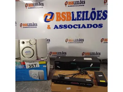 LOTE 357 - 01 BLACK BOX, 01 PORT REPLICATOR E 01 CAIXA DE COM SUBWOOFER PARA PC. (NO ESTADO, LEILÃO NÃO TEM GARANTIA E NEM DEVOLUÇÃO, SUJEITO A POSSÍVEIS AVARIAS VISÍVEIS/OCULTAS E/OU AUSÊNCIA DE COMPONENTES).