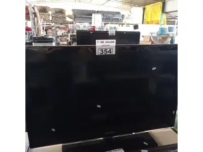 LOTE 354 - 01 TV SAMSUNG 37” POL PARA RETIRADA DE PEÇAS. (NO ESTADO, LEILÃO NÃO TEM GARANTIA E NEM DEVOLUÇÃO, SUJEITO A POSSÍVEIS AVARIAS VISÍVEIS/OCULTAS E/OU AUSÊNCIA DE COMPONENTES).