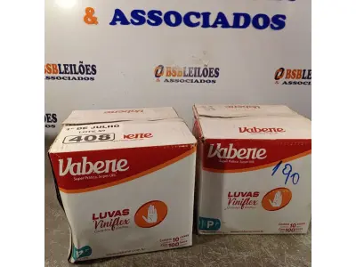 LOTE 408 - 02 CAIXAS COM LUVAS VINIFLEX TAMANHO “P” CONTENDO 10 PACOTES COM 100 UNIDADES CADA. (NO ESTADO, LEILÃO NÃO TEM GARANTIA E NEM DEVOLUÇÃO, SUJEITO A POSSÍVEIS AVARIAS VISÍVEIS/OCULTAS E/OU AUSÊNCIA DE COMPONENTES).