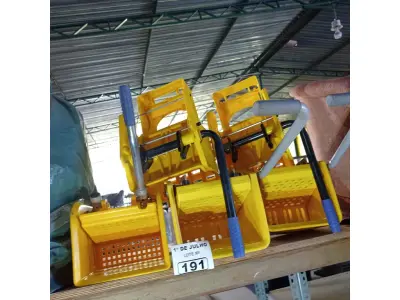 LOTE 191 - 01 LOTE COM VÁRIAS PEÇAS PARA CARRINHO DE LIMPEZA. (NO ESTADO, LEILÃO NÃO TEM GARANTIA E NEM DEVOLUÇÃO, SUJEITO A POSSÍVEIS AVARIAS VISÍVEIS/OCULTAS E/OU AUSÊNCIA DE COMPONENTES).