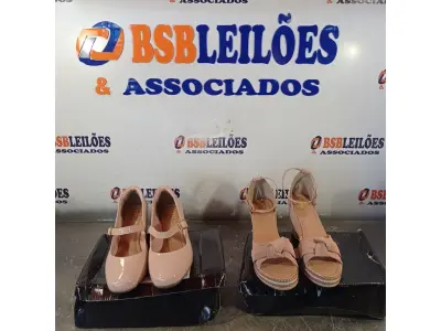 LOTE 036 - 02 – PARES DE CALÇADOS FEMININO Nº 35 (NO ESTADO, NÃO SABEMOS SE FUNCIONA. LEILÃO NÃO TEM GARANTIA E NEM DEVOLUÇÃO, SUJEITO A POSSÍVEIS AVARIAS VISÍVEIS/OCULTAS E/OU AUSÊNCIA DE COMPONENTES)