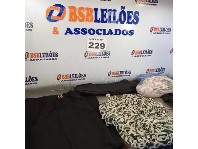 LOTE 229 - 06 – PEÇAS DE ROUPAS FEMININAS (NO ESTADO, NÃO SABEMOS SE FUNCIONA. LEILÃO NÃO TEM GARANTIA E NEM DEVOLUÇÃO, SUJEITO A POSSÍVEIS AVARIAS VISÍVEIS/OCULTAS E/OU AUSÊNCIA DE COMPONENTES)