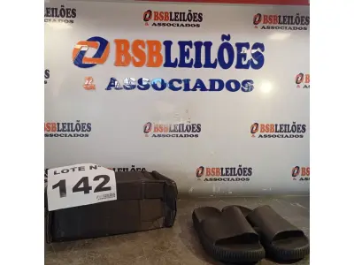 LOTE 142 - 02 – PARES DE CALÇADOS FEMININO Nº 38 (NO ESTADO, NÃO SABEMOS SE FUNCIONA. LEILÃO NÃO TEM GARANTIA E NEM DEVOLUÇÃO, SUJEITO A POSSÍVEIS AVARIAS VISÍVEIS/OCULTAS E/OU AUSÊNCIA DE COMPONENTES)