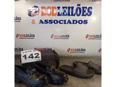 LOTE 142 - 02 – PARES DE CALÇADOS FEMININO Nº 38 (NO ESTADO, NÃO SABEMOS SE FUNCIONA. LEILÃO NÃO TEM GARANTIA E NEM DEVOLUÇÃO, SUJEITO A POSSÍVEIS AVARIAS VISÍVEIS/OCULTAS E/OU AUSÊNCIA DE COMPONENTES)