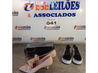 LOTE 041 - 02 – PARES DE CALÇADOS FEMININO Nº 35 (NO ESTADO, NÃO SABEMOS SE FUNCIONA. LEILÃO NÃO TEM GARANTIA E NEM DEVOLUÇÃO, SUJEITO A POSSÍVEIS AVARIAS VISÍVEIS/OCULTAS E/OU AUSÊNCIA DE COMPONENTES)