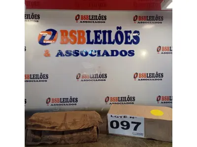 LOTE 097 - 02 – PARES DE CALÇADOS FEMININO Nº 36 (NO ESTADO, NÃO SABEMOS SE FUNCIONA. LEILÃO NÃO TEM GARANTIA E NEM DEVOLUÇÃO, SUJEITO A POSSÍVEIS AVARIAS VISÍVEIS/OCULTAS E/OU AUSÊNCIA DE COMPONENTES)