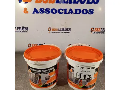 LOTE 113 - 02 BALDES DE DESMOLDANTE PARA FORMAS. 3,6L. (NO ESTADO, LEILÃO NÃO TEM GARANTIA E NEM DEVOLUÇÃO, SUJEITO A POSSÍVEIS AVARIAS VISÍVEIS/OCULTAS E/OU AUSÊNCIA DE COMPONENTES).