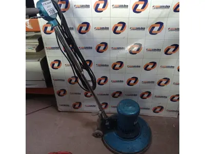 LOTE 108 - 01 ENCERADEIRA INDUSTRIAL. (NO ESTADO, LEILÃO NÃO TEM GARANTIA E NEM DEVOLUÇÃO, SUJEITO A POSSÍVEIS AVARIAS VISÍVEIS/OCULTAS E/OU AUSÊNCIA DE COMPONENTES).