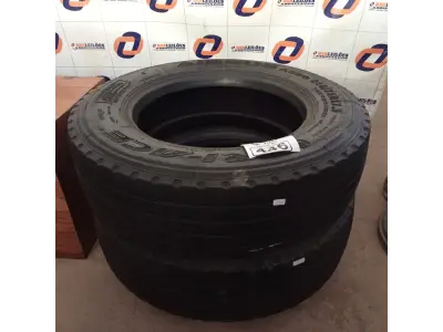 LOTE 446 - 02 PNEUS PARA CAMINHÃO ¾ NAS MEDIDAS 215/75/17.5. (NO ESTADO, LEILÃO NÃO TEM GARANTIA E NEM DEVOLUÇÃO, SUJEITO A POSSÍVEIS AVARIAS VISÍVEIS/OCULTAS E/OU AUSÊNCIA DE COMPONENTES).