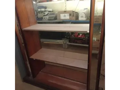 LOTE 455 - 01 ESTANTE ESPELHADA. (NO ESTADO, LEILÃO NÃO TEM GARANTIA E NEM DEVOLUÇÃO, SUJEITO A POSSÍVEIS AVARIAS VISÍVEIS/OCULTAS E/OU AUSÊNCIA DE COMPONENTES).