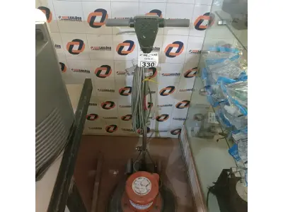 LOTE 330 - 01 ENCERADEIRA INDUSTRIAL. (NO ESTADO, LEILÃO NÃO TEM GARANTIA E NEM DEVOLUÇÃO, SUJEITO A POSSÍVEIS AVARIAS VISÍVEIS/OCULTAS E/OU AUSÊNCIA DE COMPONENTES).