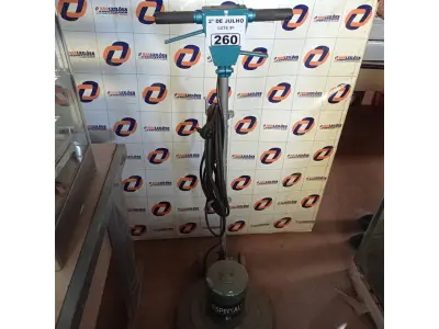 LOTE 260 - 01 ENCERADEIRA INDUSTRIAL. (NO ESTADO, LEILÃO NÃO TEM GARANTIA E NEM DEVOLUÇÃO, SUJEITO A POSSÍVEIS AVARIAS VISÍVEIS/OCULTAS E/OU AUSÊNCIA DE COMPONENTES).