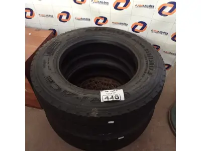 LOTE 446 - 02 PNEUS PARA CAMINHÃO ¾ NAS MEDIDAS 215/75/17.5. (NO ESTADO, LEILÃO NÃO TEM GARANTIA E NEM DEVOLUÇÃO, SUJEITO A POSSÍVEIS AVARIAS VISÍVEIS/OCULTAS E/OU AUSÊNCIA DE COMPONENTES).