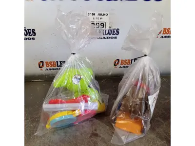 LOTE 299 - 01 CACHORRINHO E 01 DINOSSAURO. (NO ESTADO, LEILÃO NÃO TEM GARANTIA E NEM DEVOLUÇÃO, SUJEITO A POSSÍVEIS AVARIAS VISÍVEIS/OCULTAS E/OU AUSÊNCIA DE COMPONENTES).