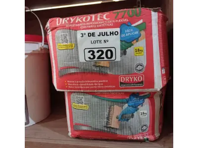 LOTE 320 - 02 CAIXAS DE ARGAMASSA POLIMÉRICA DRYKOTEC 7700 18KG. (NO ESTADO, LEILÃO NÃO TEM GARANTIA E NEM DEVOLUÇÃO, SUJEITO A POSSÍVEIS AVARIAS VISÍVEIS/OCULTAS E/OU AUSÊNCIA DE COMPONENTES).
