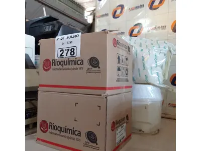 LOTE 278 - 02 CAIXAS COM BISNAGAS DE ÁLCOOL ETÍLICO HIDRATADO 70% COM 30 UNIDADES CADA, 02 FRASQUEIRAS SUPPLY CLEAN E 02 REFIS. (NO ESTADO, LEILÃO NÃO TEM GARANTIA E NEM DEVOLUÇÃO, SUJEITO A POSSÍVEIS AVARIAS VISÍVEIS/OCULTAS E/OU AUSÊNCIA DE COMPONENTES).