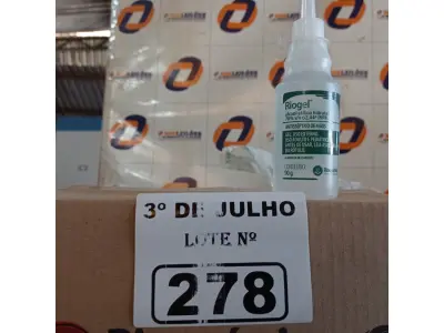 LOTE 278 - 02 CAIXAS COM BISNAGAS DE ÁLCOOL ETÍLICO HIDRATADO 70% COM 30 UNIDADES CADA, 02 FRASQUEIRAS SUPPLY CLEAN E 02 REFIS. (NO ESTADO, LEILÃO NÃO TEM GARANTIA E NEM DEVOLUÇÃO, SUJEITO A POSSÍVEIS AVARIAS VISÍVEIS/OCULTAS E/OU AUSÊNCIA DE COMPONENTES).