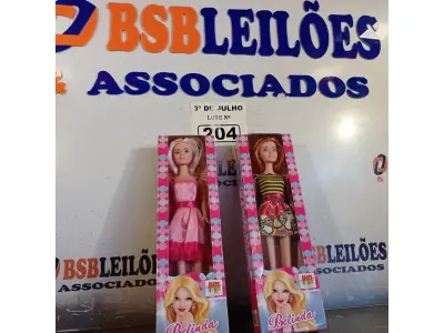 LOTE 204 - 02 BONECAS BELINDA. (NO ESTADO, LEILÃO NÃO TEM GARANTIA E NEM DEVOLUÇÃO, SUJEITO A POSSÍVEIS AVARIAS VISÍVEIS/OCULTAS E/OU AUSÊNCIA DE COMPONENTES).