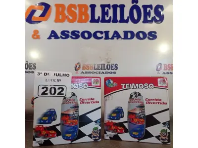 LOTE 202 - 02 BONECOS JOÃO TEIMOSO CORRIDA DIVERTIDA.  (NO ESTADO, LEILÃO NÃO TEM GARANTIA E NEM DEVOLUÇÃO, SUJEITO A POSSÍVEIS AVARIAS VISÍVEIS/OCULTAS E/OU AUSÊNCIA DE COMPONENTES).