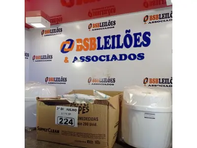LOTE 224 - 02 FRASQUEIRAS SUPPLY CLEAN COM 04 REFIS. (NO ESTADO, LEILÃO NÃO TEM GARANTIA E NEM DEVOLUÇÃO, SUJEITO A POSSÍVEIS AVARIAS VISÍVEIS/OCULTAS E/OU AUSÊNCIA DE COMPONENTES).