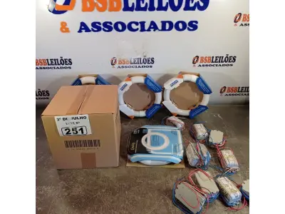 LOTE 251 - 10 LÂMPADAS FLUORESCENTES CIRCULARES 6.400K 22W COM 10 REATORES. (NO ESTADO, LEILÃO NÃO TEM GARANTIA E NEM DEVOLUÇÃO, SUJEITO A POSSÍVEIS AVARIAS VISÍVEIS/OCULTAS E/OU AUSÊNCIA DE COMPONENTES).
