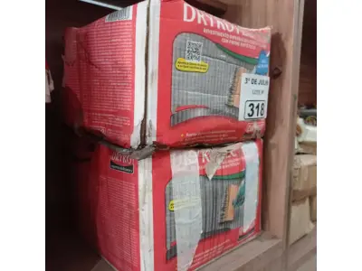 LOTE 318 - 02 CAIXAS DE ARGAMASSA POLIMÉRICA DRYKOTEC 7700 18KG. (NO ESTADO, LEILÃO NÃO TEM GARANTIA E NEM DEVOLUÇÃO, SUJEITO A POSSÍVEIS AVARIAS VISÍVEIS/OCULTAS E/OU AUSÊNCIA DE COMPONENTES).
