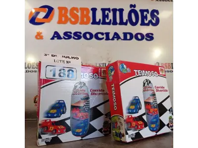 LOTE 188 - 02 BONECOS JOÃO TEIMOSO CORRIDA DIVERTIDA.  (NO ESTADO, LEILÃO NÃO TEM GARANTIA E NEM DEVOLUÇÃO, SUJEITO A POSSÍVEIS AVARIAS VISÍVEIS/OCULTAS E/OU AUSÊNCIA DE COMPONENTES).