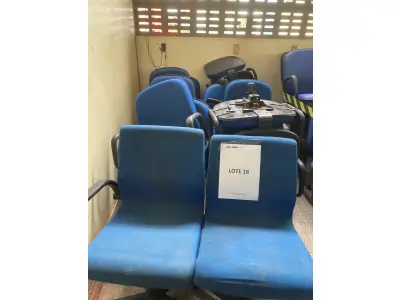 LOTE 562 - 14 POLTRONAS. (UNIDADE: B-049 - ARACAJU/SE - LOCAL DE RETIRADA: AVENIDA TANCREDO NEVES 5857, BAIRRO JABUTIANA - ARACAJU/SE - CEP: 49.085-000)