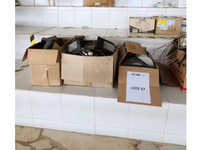 LOTE 185 - DIVERSAS SUCATAS DE LUMINÁRIAS  (UNIDADE: A-004 - BRASÍLIA/DF - LOCAL DE RETIRADA: QUADRA 420 CONJUNTO 08 LOTE 01 SUB-CENTRO LESTE, COMPLEXO DE FURNAS - BRASÍLIA/DF - CEP: 72.320-426)