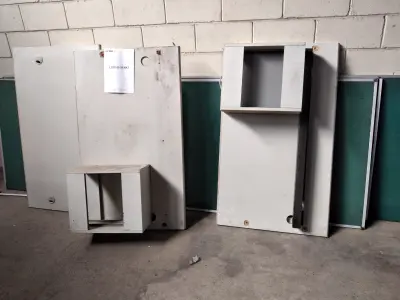 LOTE 117 - 03 QUADROS DE AVISO + 03 MESAS PARA COMPUTADOR (UNIDADE: B-090 - GUARULHOS/SP - LOCAL DE RETIRADA: RUA CELSO RODRIGUES SALGUEIRO S/N - JARDIM NOVO PORTUGAL - GUARULHOS/SP - CEP: 07160-465)