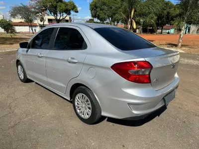 LOTE 001 - 01 FORD KA SEDAN 1.0 COMPLETO 2019/2020 IPVA 2023 PAGO KM 90.100 (NO ESTADO)