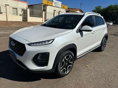 LOTE 003 - 01 IMP/CAOA CHERY TIGGO 3X PRO TURBO 2022/2023 IPVA 2023 PAGO KM 20.500, CAMBIO AUTOMATICO, AIRBAGS, ALARME, AR CONDICIONADO, AR QUENTE, COMPUTADOR DE BORDO, CÂMERA DE RÉ, DIREÇÃO ELÉTRICA, ENCOSTO DE CABEÇA TRASEIRO, LIMPADOR TRASEIRO, RETROVISORES ELÉTRICOS, RODAS DE LIGA LEVE, SENSOR DE ESTACIONAMENTO, TRAVAS ELÉTRICAS, VIDROS ELÉTRICOS, VOLANTE COM REGULAGEM DE ALTURA, SOM ORIGINAL COM BLUETOOTH E USB E COMANDOS NO VOLANTE, RODAS DE LIGA LEVE, VOLANTE MULTIFUNCIONAL, PILOTO AUTOMÁTICO, DOCUMENTO IPVA 2023 PAGO PLACA MERCOSUL (NO ESTADO)