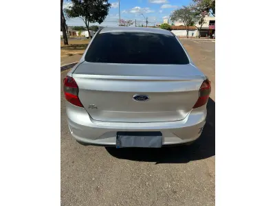 LOTE 001 - 01 FORD KA SEDAN 1.0 COMPLETO 2019/2020 IPVA 2023 PAGO KM 90.100 (NO ESTADO)
