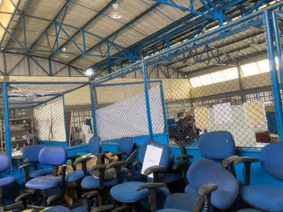 LOTE 547 - 24 CADEIRAS. (UNIDADE: B-049 - ARACAJU/SE - LOCAL DE RETIRADA: AVENIDA TANCREDO NEVES 5857, BAIRRO JABUTIANA - ARACAJU/SE - CEP: 49.085-000)