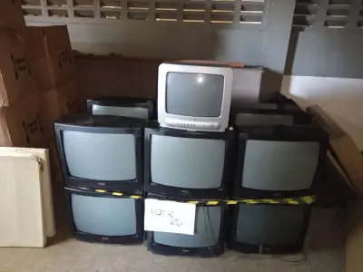 LOTE 606 - 13 TELEVISORES DE TUBO . (UNIDADE: A-005 - PORTO ALEGRE/RS - LOCAL DE RETIRADA: AVENIDA JOSÉ ALOÍSIO FILHO, Nº 695 BAIRRO HUMAITÁ – PORTO ALEGRE/RS – CEP: 90.250-180)