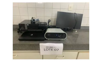 LOTE 092 - RECEPTOR/DECODIFICADOR NANO + SCANNER SCAN LIDE 120 + TELA DE PROJECAO + FILMADORA DIGITAL HANDYCAM DCR-DVD508 + PROJETOR ELETRINICO DATASHOW SONY VPL-EX + HUB/SWITCH 24 PTS RJ 45.10/100BASETX   + MICROCOMPUTADOR 3470 COM MONITOR 21,5 + UNIDADE CD/DVD EXTERNO (UNIDADE: B-076 - SANTARÉM/PA - LOCAL DE RETIRADA: RODOVIA SANTARÉM CUIABÁ, BR 163, KM 05, S/N, BAIRRO MATINHA - SANTARÉM/PA - CEP: 68.030-000) 