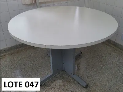 LOTE 458 - MESA  (UNIDADE: B-034 - POUSO ALEGRE/MG LOCAL DE RETIRADA: AVENIDA DOS ALECRINS, 1020 - DISTRITO INDUSTRIAL –  POUSO ALEGRE/MG – CEP: 37.556-839)