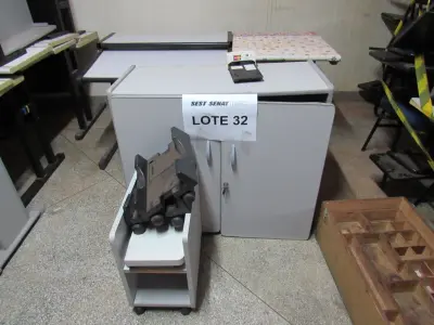 LOTE 370 - MESA SEM GAVETEIRO + MESA PARA COMPUTADOR + ARMARIO ALTO + MÁQUINA DE CARTAO REDE CARD + 04 PORTA CPU (UNIDADE: B-041 - PRESIDENTE PRUDENTE/SP - LOCAL DE RETIRADA: RODOVIA ARTUR BOIGUES FILHO Nº 585 - PARQUE RES. CARANDA - PRESIDENTE PRUDENTE/SP – CEP: 19.026-650)