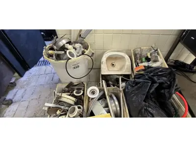 LOTE 032 - MATERIAL ELÉTRICO E HIDRÁULICO DIVERSOS. (NO ESTADO, NÃO SABEMOS SE FUNCIONA. LEILÃO NÃO TEM GARANTIA E NEM DEVOLUÇÃO).