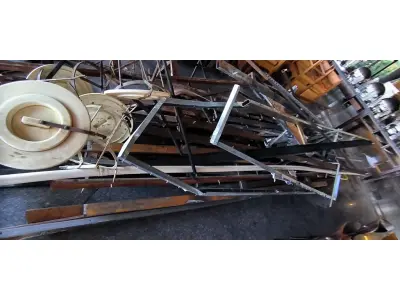 LOTE 195 - SUCATA EM FERRO. (NO ESTADO, NÃO SABEMOS SE FUNCIONA. LEILÃO NÃO TEM GARANTIA E NEM DEVOLUÇÃO).