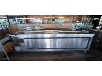 LOTE 158 - BALCÃO REFRIGERADO 6 PORTAS COM PISTA FRIA E SALADEIRA. (NO ESTADO, NÃO SABEMOS SE FUNCIONA. LEILÃO NÃO TEM GARANTIA E NEM DEVOLUÇÃO).