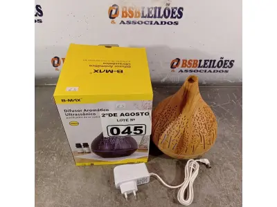 LOTE 045 - 01 DIFUSOR AROMÁTICO ULTRASSÓNICO COM CAPACIDADE PARA 400ML. (NOVO) (NO ESTADO) ATENÇÃO! FAZER A VISITAÇÃO ANTES DE ARREMATAR, NÃO SABEMOS SE FUNCIONA. LEILÃO NÃO TEM GARANTIA E NEM DEVOLUÇÃO, SUJEITO A POSSÍVEIS AVARIAS VISÍVEIS/OCULTAS E/OU AUSÊNCIA DE COMPONENTES.