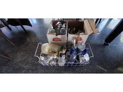 LOTE 253 - DIVERSOS DISPENSÁRIOS PARA ÁLCOOL EM GEL. (NO ESTADO, NÃO SABEMOS SE FUNCIONA. LEILÃO NÃO TEM GARANTIA E NEM DEVOLUÇÃO).