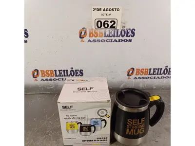 LOTE 062 - 01 COPO DE MISTURADOR ELÉTRICO. (NOVO) (NO ESTADO) ATENÇÃO! FAZER A VISITAÇÃO ANTES DE ARREMATAR, NÃO SABEMOS SE FUNCIONA. LEILÃO NÃO TEM GARANTIA E NEM DEVOLUÇÃO, SUJEITO A POSSÍVEIS AVARIAS VISÍVEIS/OCULTAS E/OU AUSÊNCIA DE COMPONENTES.