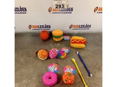 LOTE 293 - 01 LOTE COM VÁRIOS BRINQUEDOS PARA PET. (NOVO) (NO ESTADO) ATENÇÃO! FAZER A VISITAÇÃO ANTES DE ARREMATAR, NÃO SABEMOS SE FUNCIONA. LEILÃO NÃO TEM GARANTIA E NEM DEVOLUÇÃO, SUJEITO A POSSÍVEIS AVARIAS VISÍVEIS/OCULTAS E/OU AUSÊNCIA DE COMPONENTES.