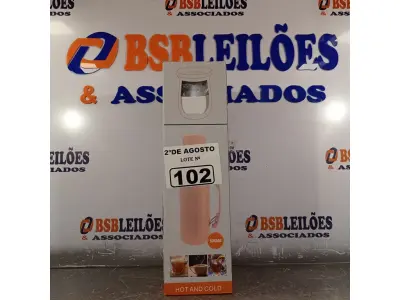 LOTE 102 - 01 GARRAFA TÉRMICA 1 LITRO + 01 COPO DE 160ML. (NOVO) (NO ESTADO) ATENÇÃO! FAZER A VISITAÇÃO ANTES DE ARREMATAR, NÃO SABEMOS SE FUNCIONA. LEILÃO NÃO TEM GARANTIA E NEM DEVOLUÇÃO, SUJEITO A POSSÍVEIS AVARIAS VISÍVEIS/OCULTAS E/OU AUSÊNCIA DE COMPONENTES.