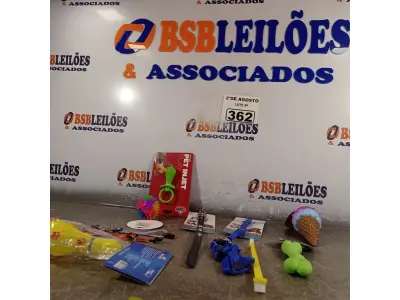 LOTE 362 - 01 LOTE COM COLEIRAS E BRINQUEDOS PARA CÃES E GATOS. (NOVO) (NO ESTADO) ATENÇÃO! FAZER A VISITAÇÃO ANTES DE ARREMATAR, NÃO SABEMOS SE FUNCIONA. LEILÃO NÃO TEM GARANTIA E NEM DEVOLUÇÃO, SUJEITO A POSSÍVEIS AVARIAS VISÍVEIS/OCULTAS E/OU AUSÊNCIA DE COMPONENTES.