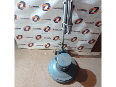LOTE 374 - 01 ENCERADEIRA INDUSTRIAL. (NO ESTADO) ATENÇÃO! FAZER A VISITAÇÃO ANTES DE ARREMATAR, NÃO SABEMOS SE FUNCIONA. LEILÃO NÃO TEM GARANTIA E NEM DEVOLUÇÃO, SUJEITO A POSSÍVEIS AVARIAS VISÍVEIS/OCULTAS E/OU AUSÊNCIA DE COMPONENTES.